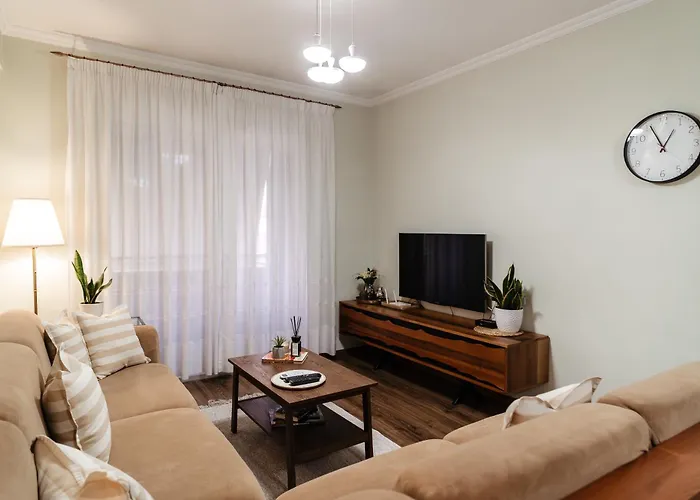 Cozy House In * ティラナ