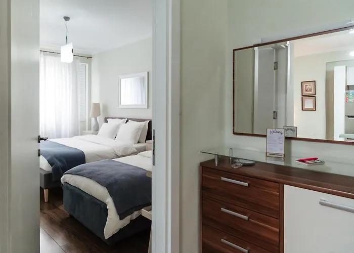 Cozy House In アパート ティラナ